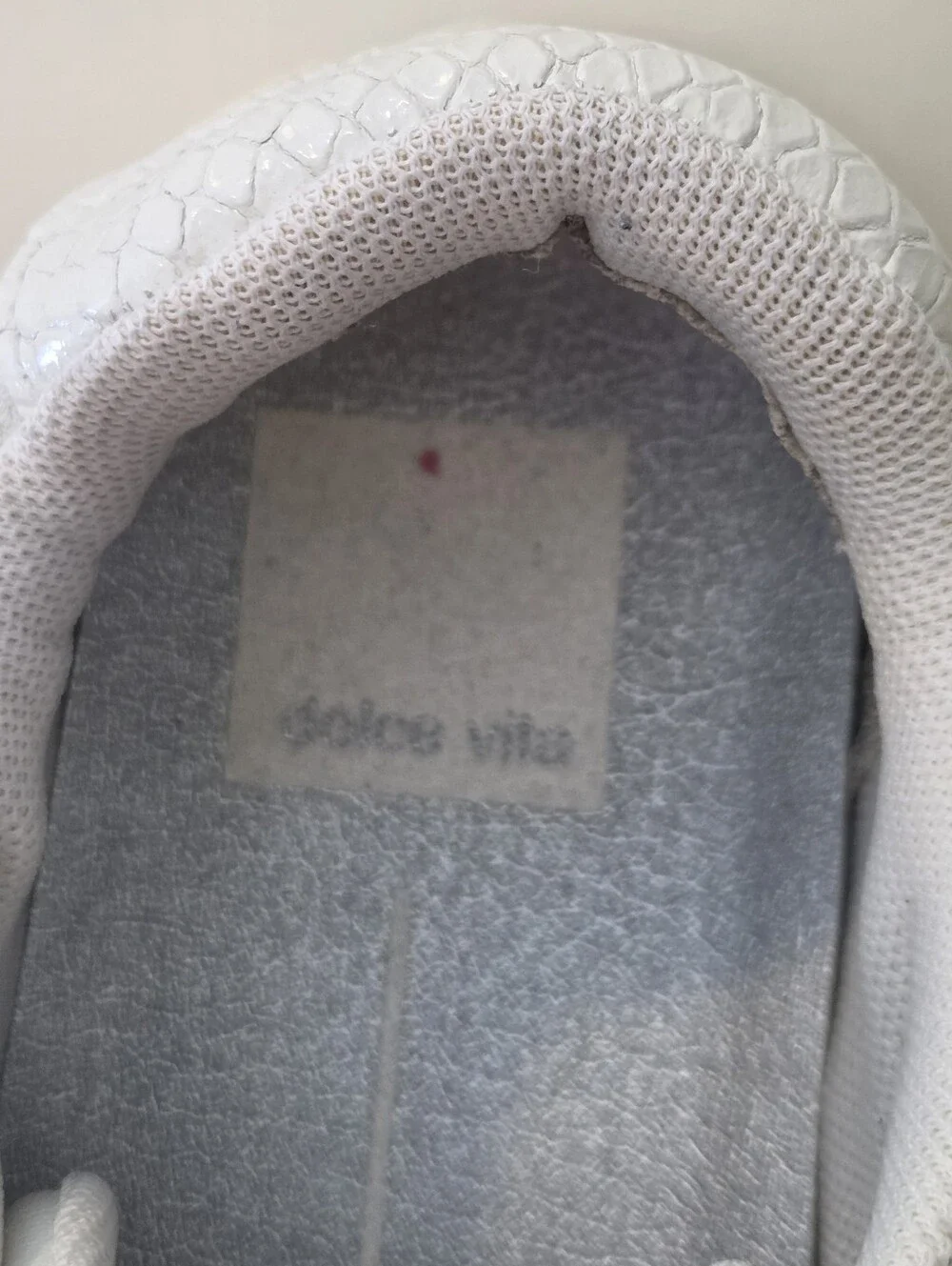 N/A stylish white